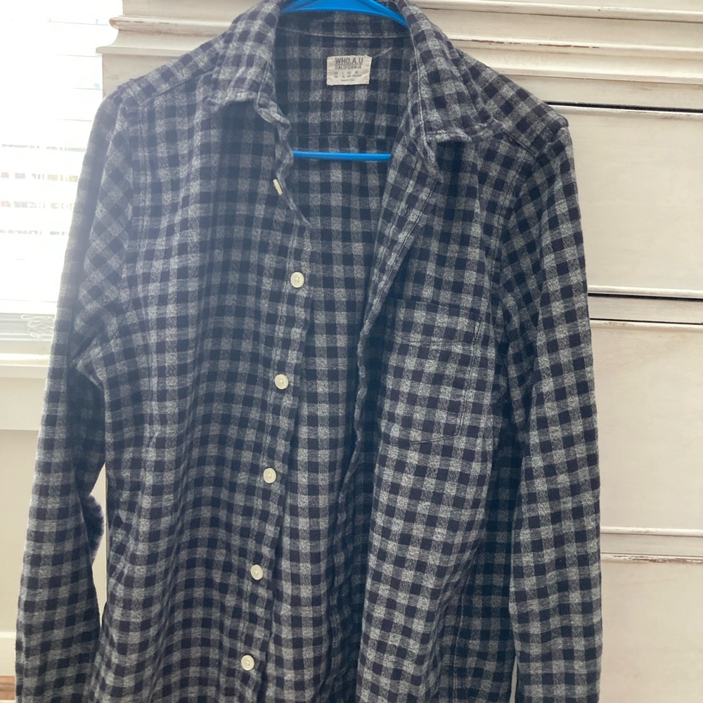 WHO A.U. Men’s Flannel Plaid Button Up Shirt Large (fits like a medium)